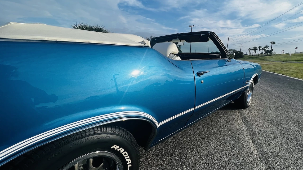 1972 Oldsmobile Cutlass Supreme - Image 8 of 11