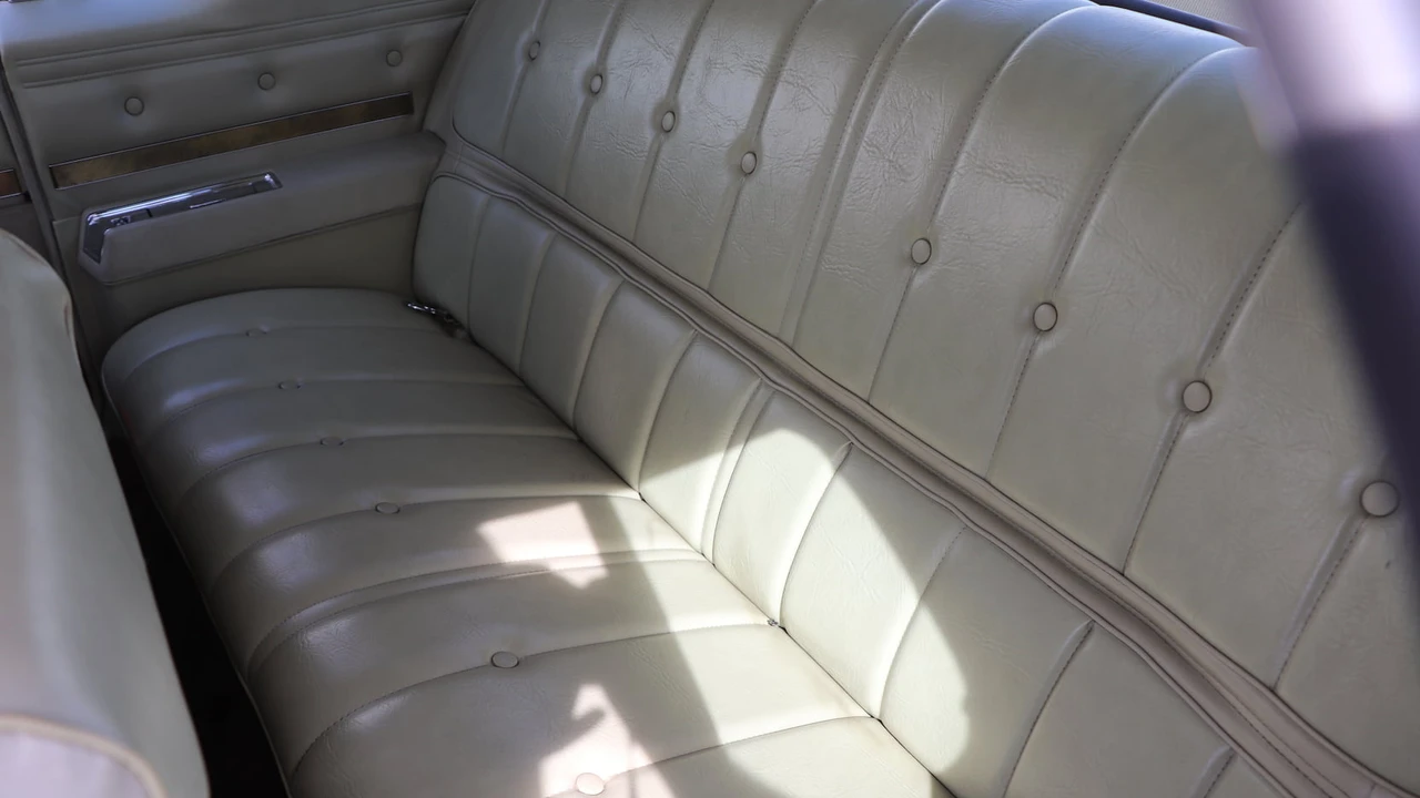 1972 Oldsmobile Toronado - Image 4 of 11