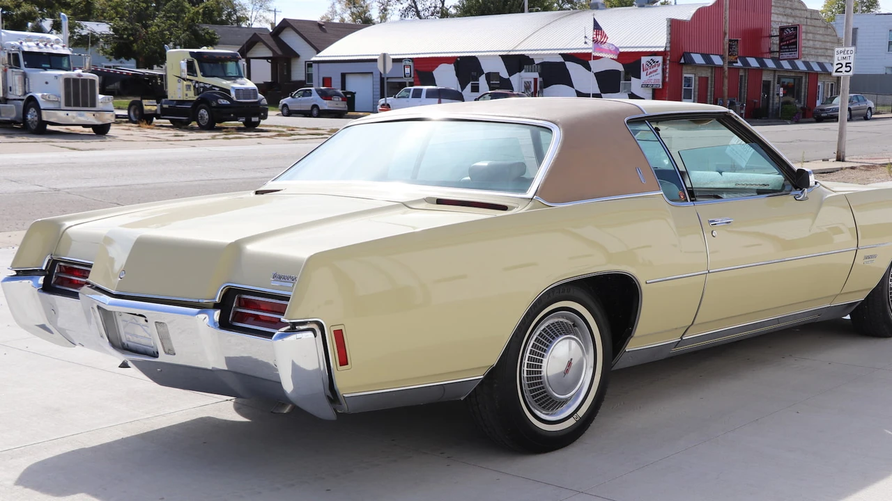 1972 Oldsmobile Toronado - Image 8 of 11