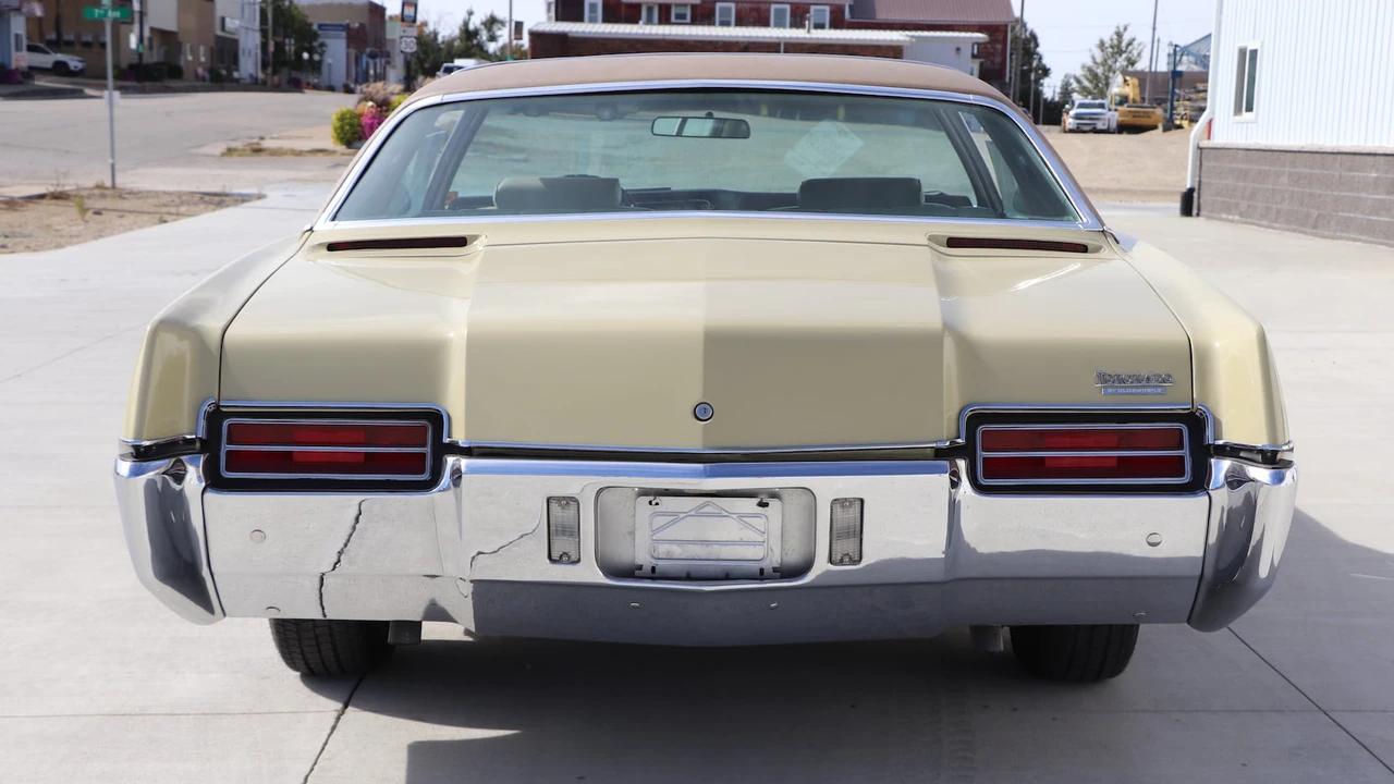 1972 Oldsmobile Toronado - Image 9 of 11
