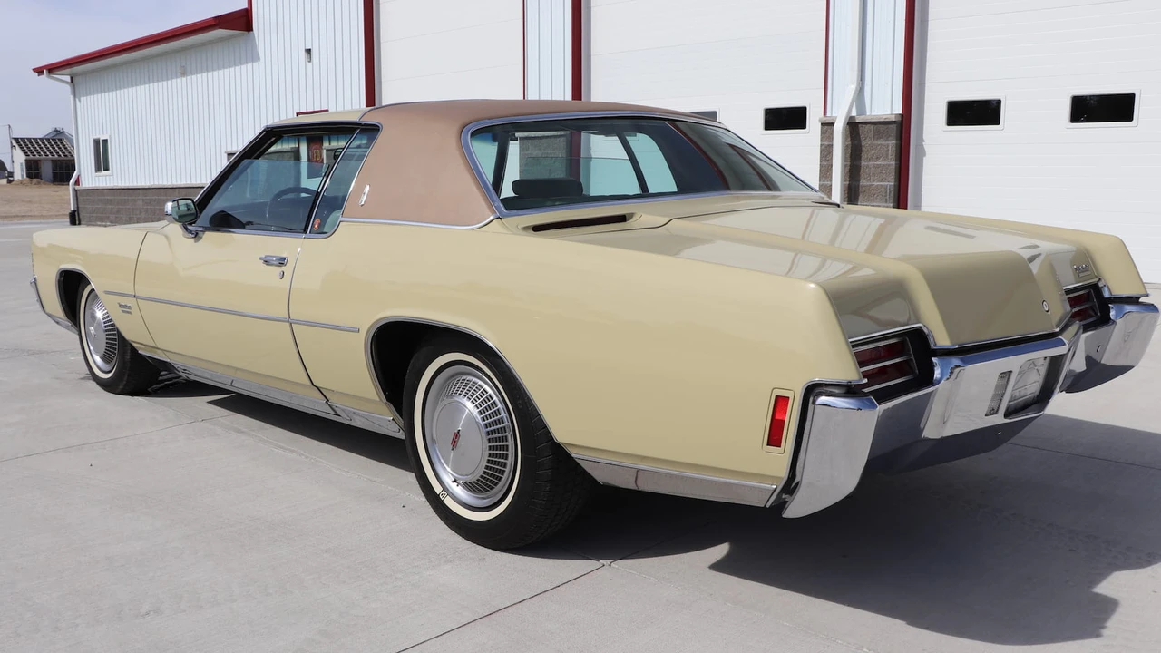 1972 Oldsmobile Toronado - Image 10 of 11