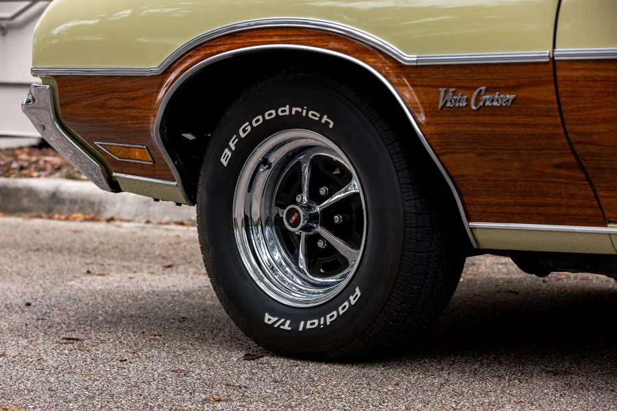1972 Oldsmobile Vista Cruiser - Image 9 of 24