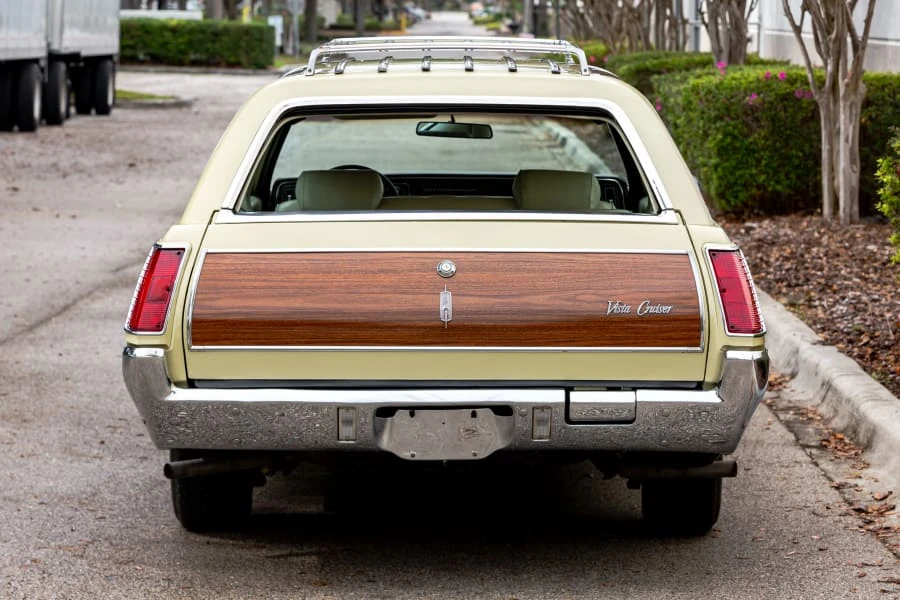 1972 Oldsmobile Vista Cruiser - Image 4 of 24