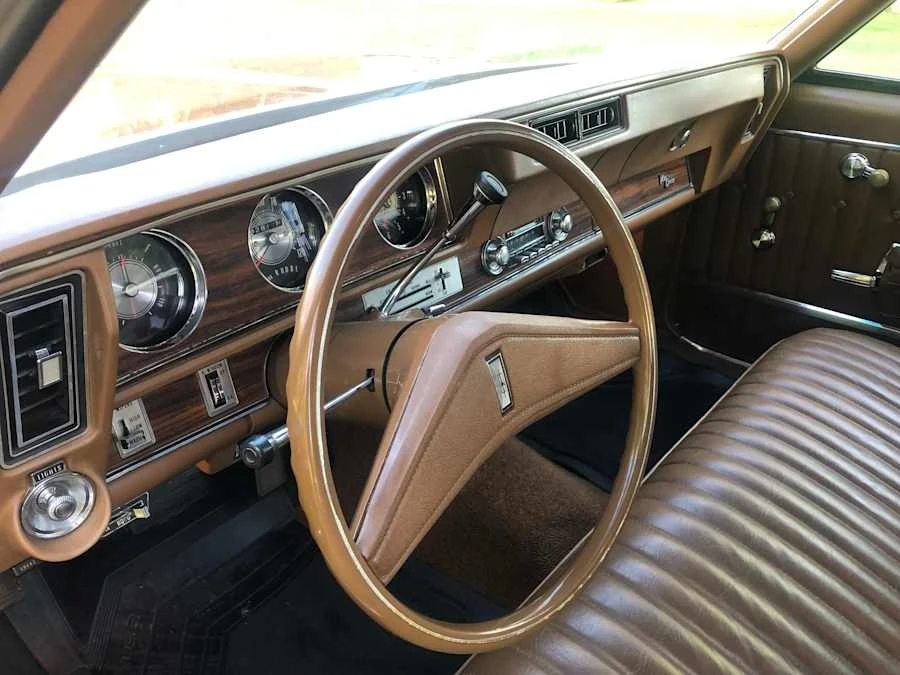 1972 Oldsmobile Vista Cruiser - Image 10 of 16