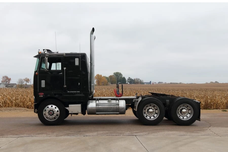 1972 Peterbilt - Image 2 of 28