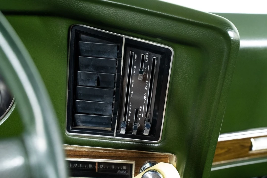 1972 Pontiac Grand Prix 2nd Gen - Image 27 of 31