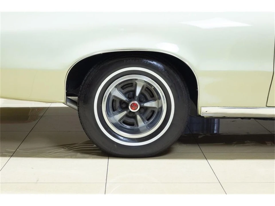 1972 Pontiac Grand Prix 2nd Gen - Image 25 of 31