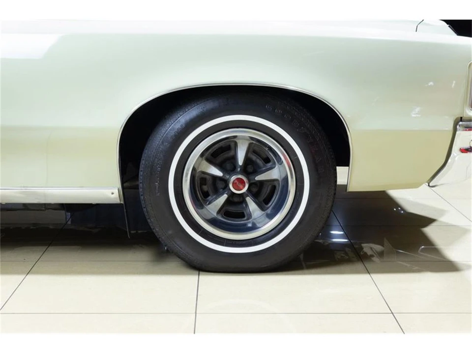1972 Pontiac Grand Prix 2nd Gen - Image 26 of 31