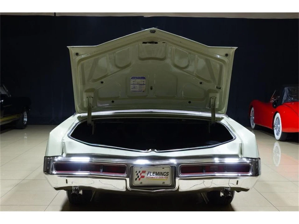 1972 Pontiac Grand Prix 2nd Gen - Image 16 of 31
