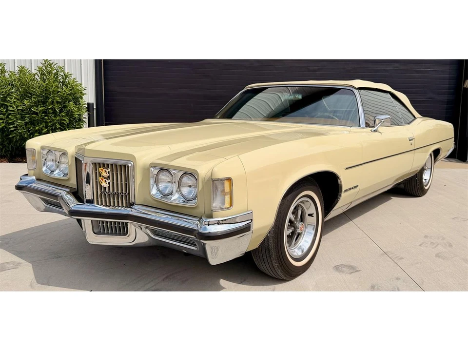 1972 Pontiac Grand Ville - Image 2 of 31