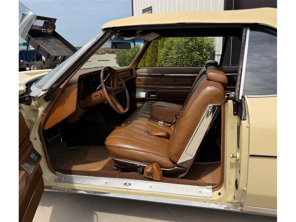 1972 Pontiac Grand Ville - Image 11 of 31