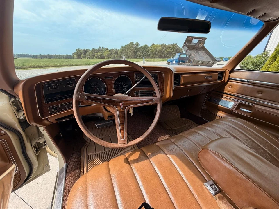 1972 Pontiac Grand Ville - Image 12 of 31