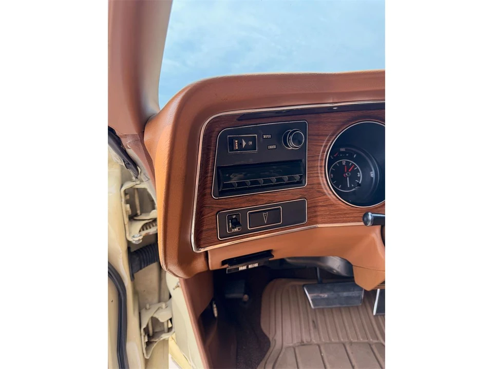 1972 Pontiac Grand Ville - Image 13 of 31