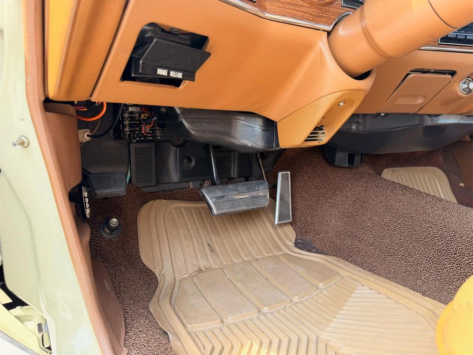 1972 Pontiac Grand Ville - Image 18 of 31
