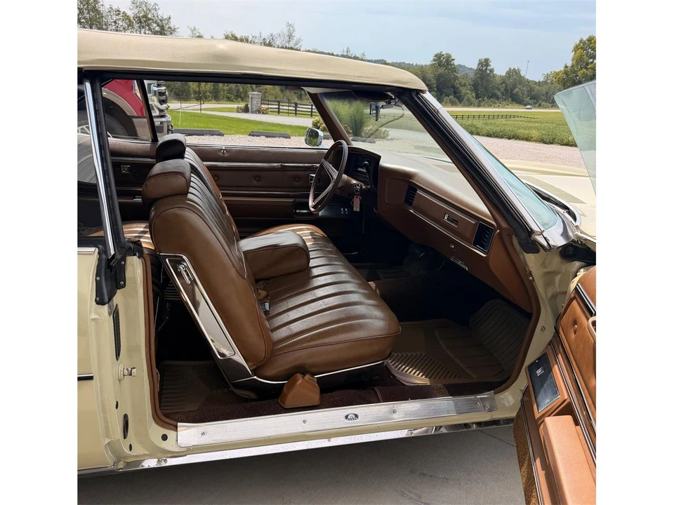 1972 Pontiac Grand Ville - Image 25 of 31