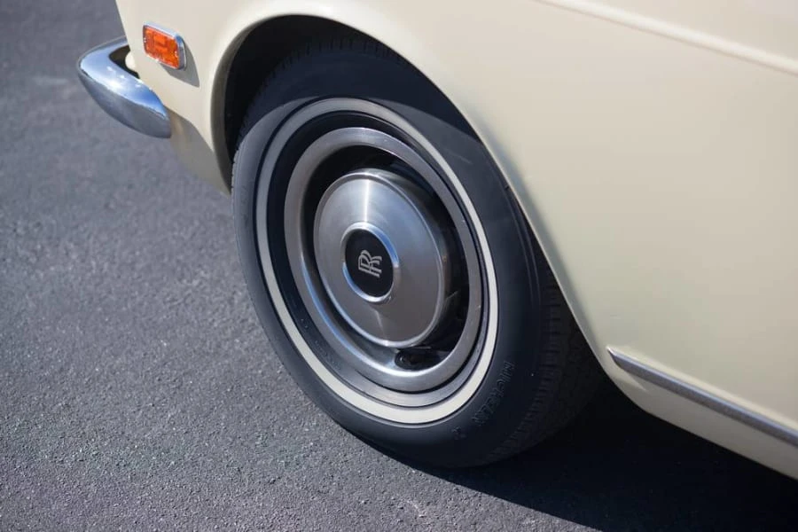 1972 Rolls-Royce Corniche Series I - Image 9 of 10