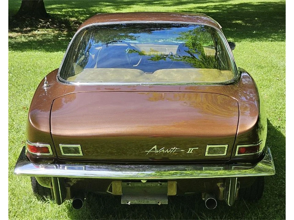 1972 Studebaker Avanti - Image 2 of 17