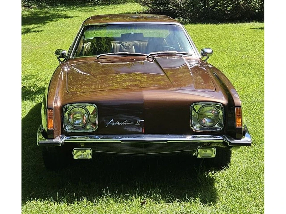1972 Studebaker Avanti - Image 6 of 17