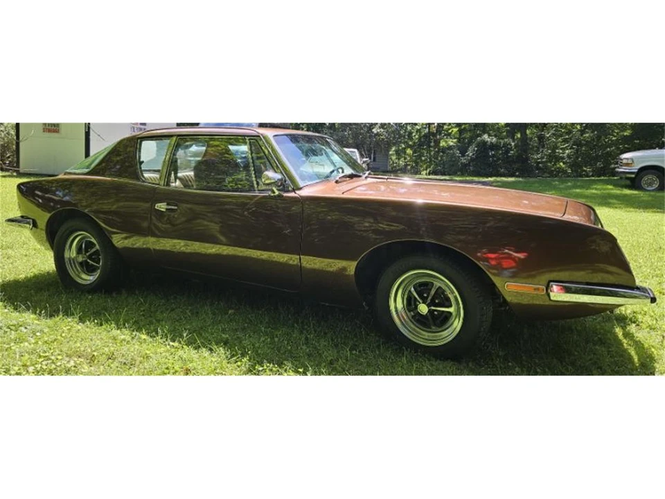 1972 Studebaker Avanti - Image 4 of 17