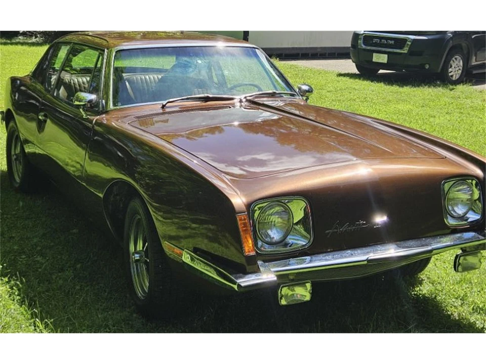 1972 Studebaker Avanti - Image 5 of 17