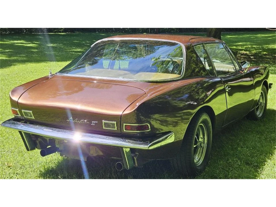 1972 Studebaker Avanti - Image 3 of 17
