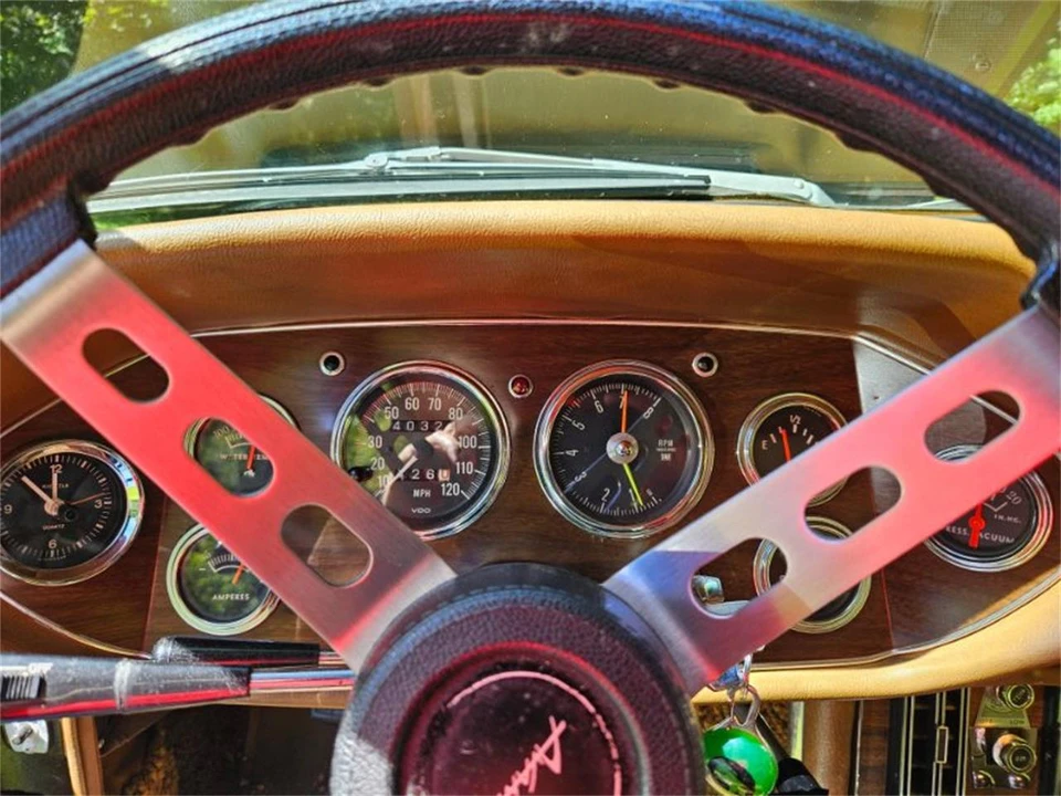 1972 Studebaker Avanti - Image 13 of 17