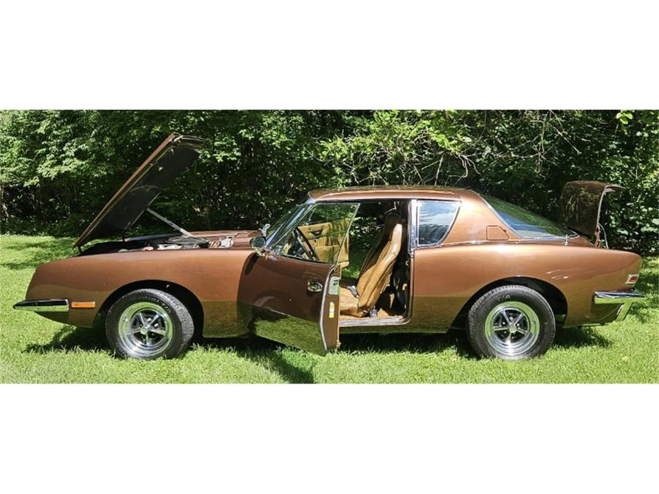 1972 Studebaker Avanti - Image 12 of 17