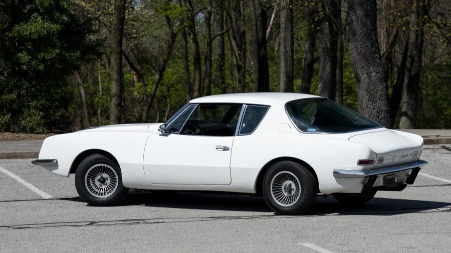 1972 Studebaker Avanti - Image 3 of 19