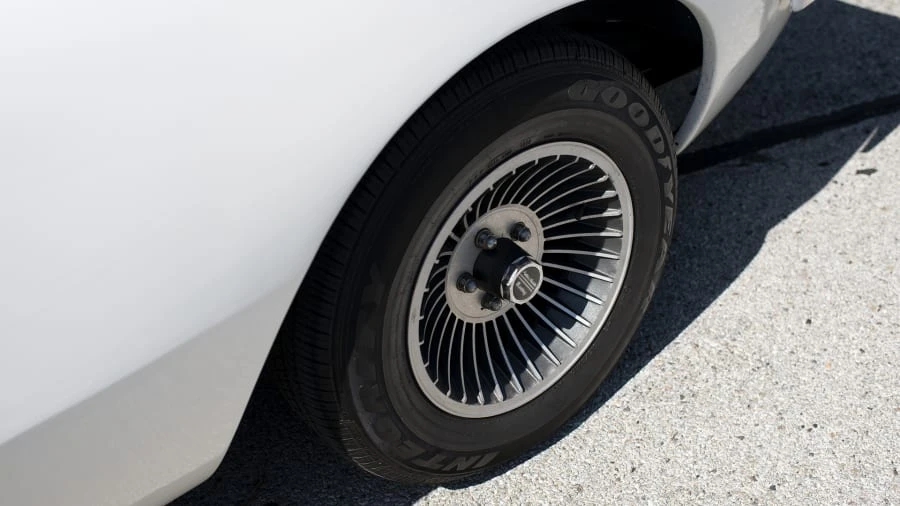 1972 Studebaker Avanti - Image 5 of 19