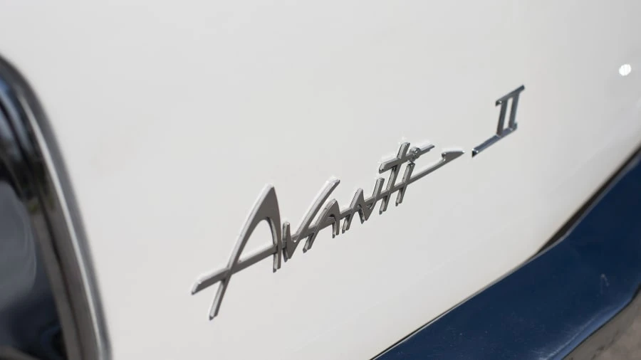 1972 Studebaker Avanti - Image 6 of 19