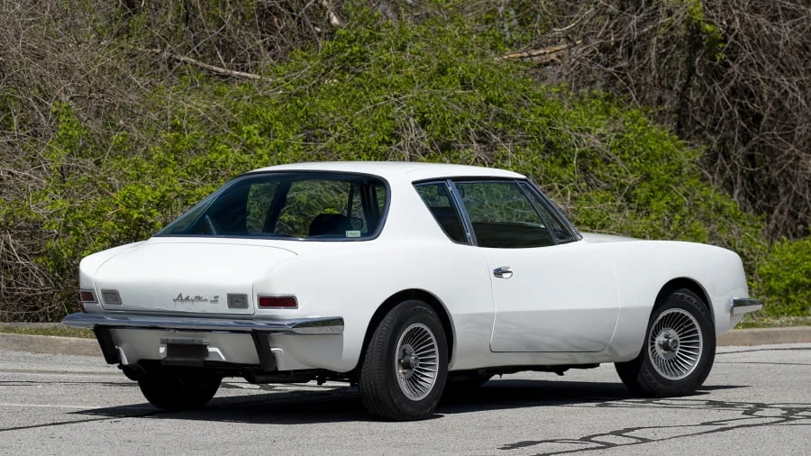 1972 Studebaker Avanti - Image 8 of 19