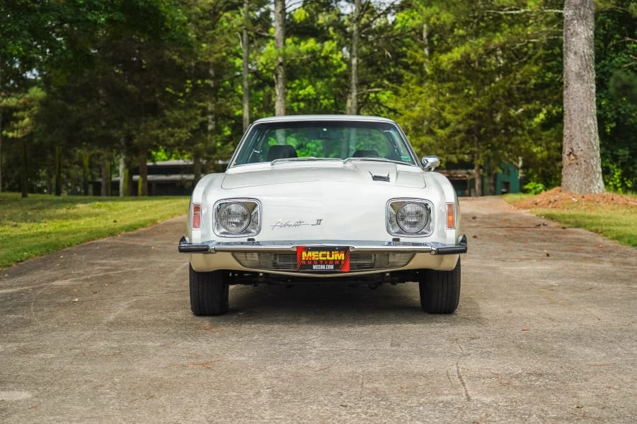 1972 Studebaker Avanti - Image 4 of 16
