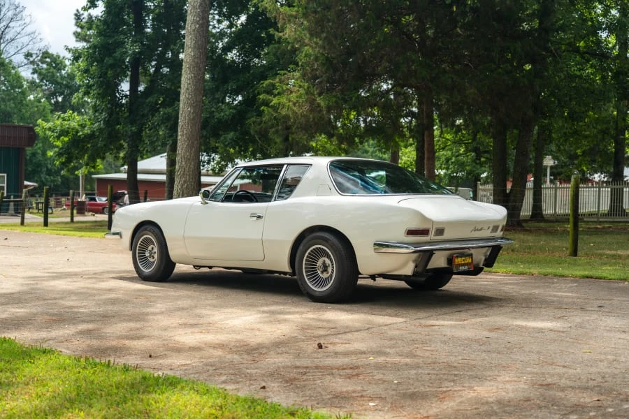 1972 Studebaker Avanti - Image 7 of 16