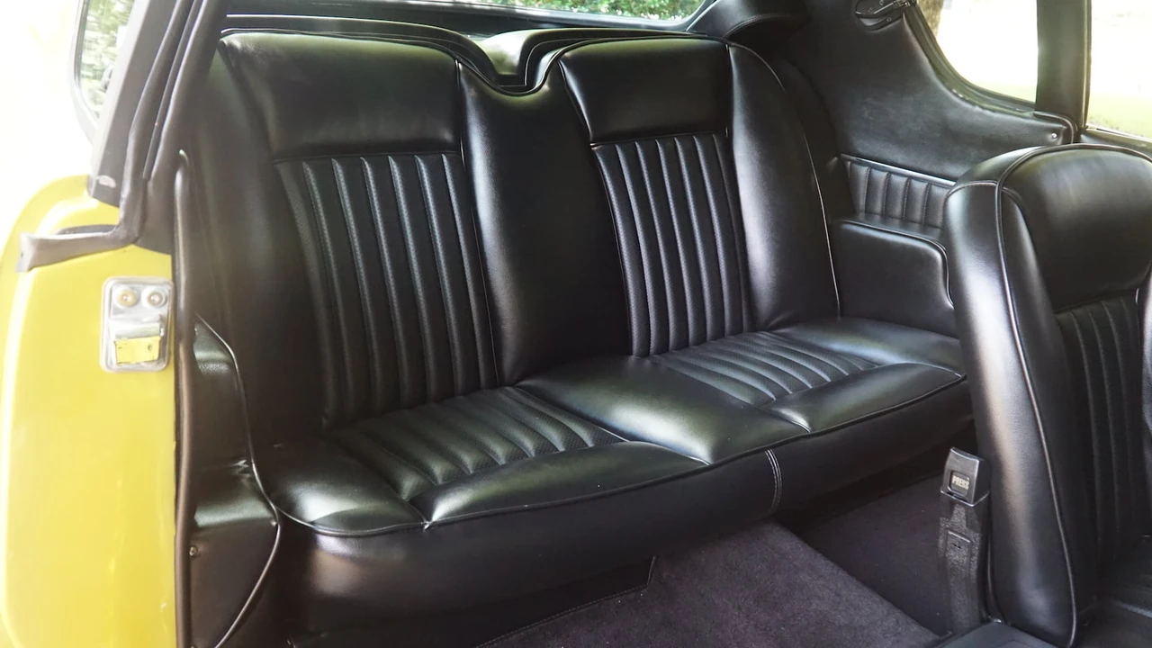 1972 Studebaker Avanti - Image 5 of 31