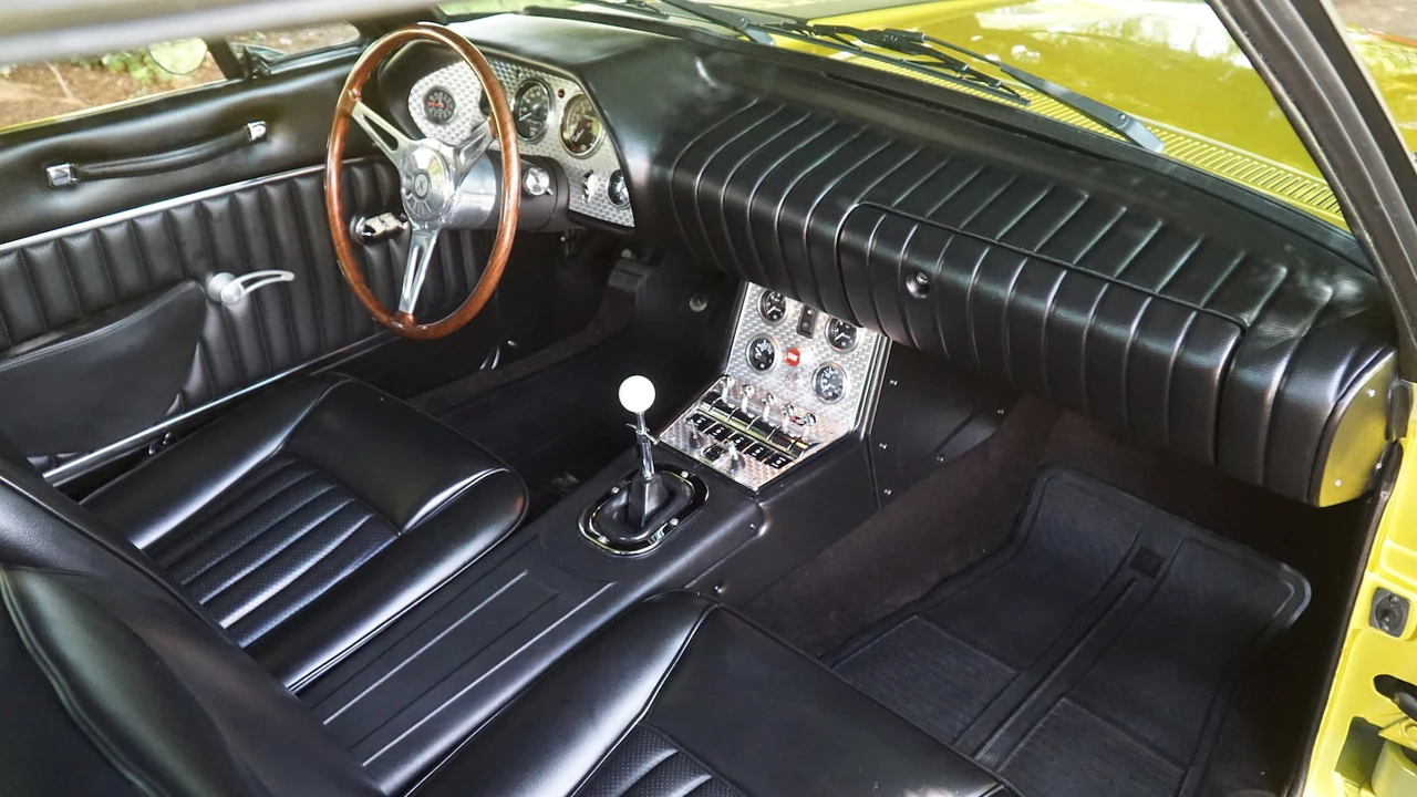 1972 Studebaker Avanti - Image 6 of 31