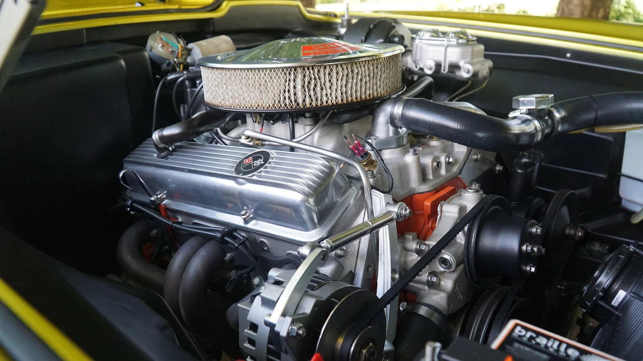 1972 Studebaker Avanti - Image 7 of 31