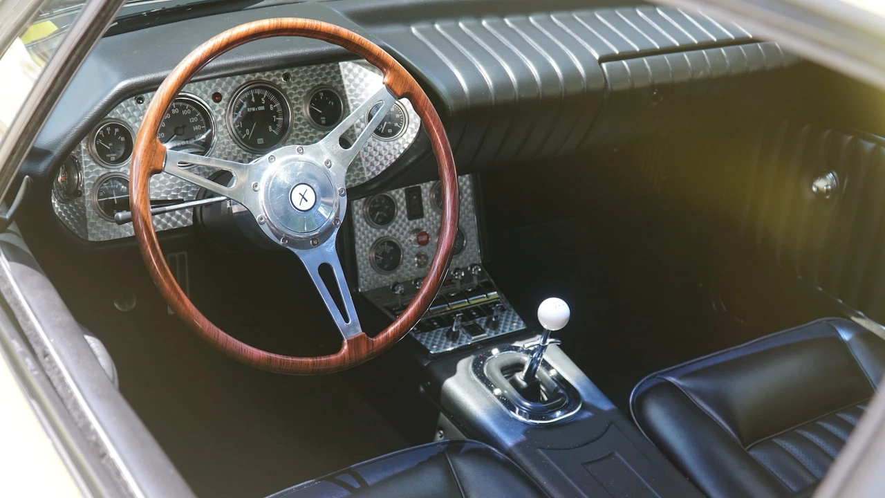 1972 Studebaker Avanti - Image 9 of 31