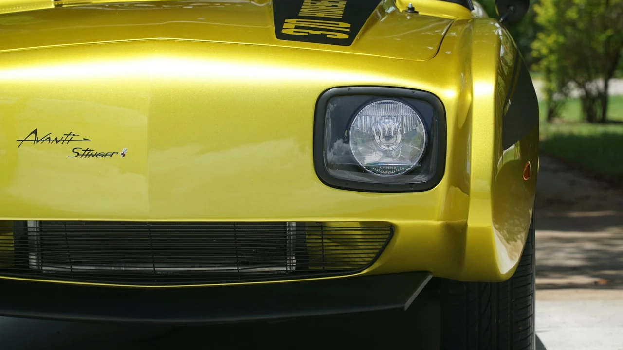 1972 Studebaker Avanti - Image 16 of 31