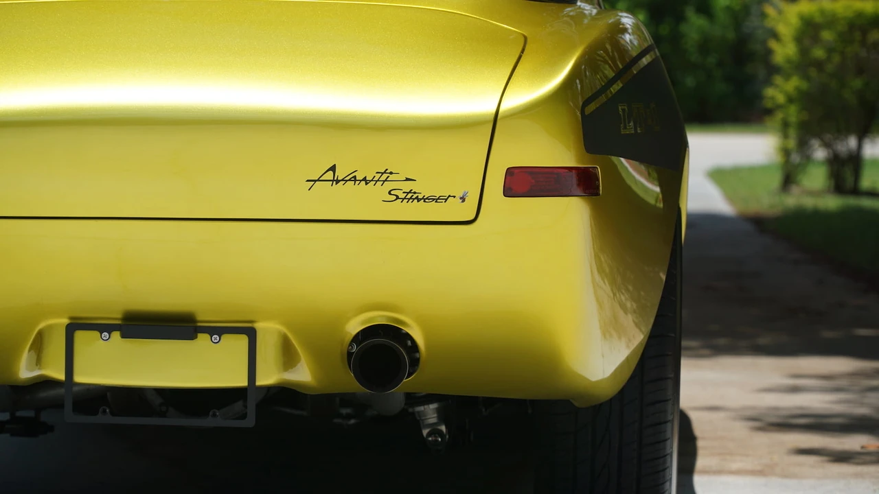 1972 Studebaker Avanti - Image 24 of 31