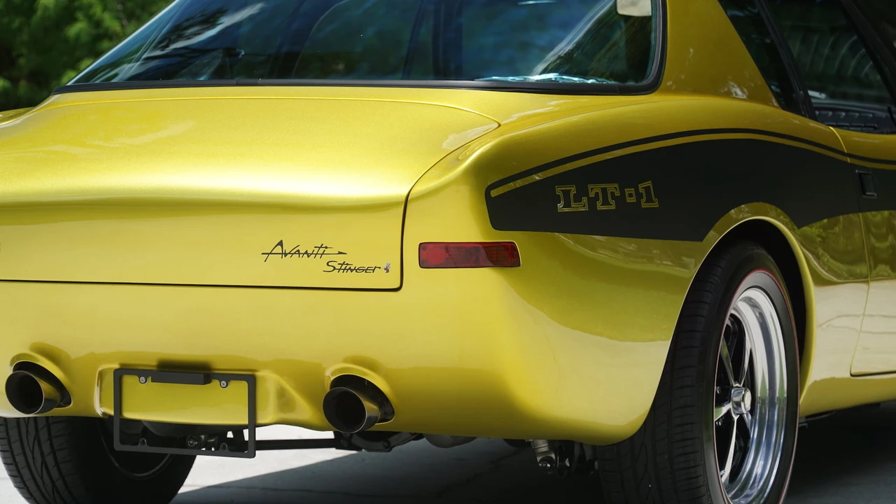 1972 Studebaker Avanti - Image 25 of 31