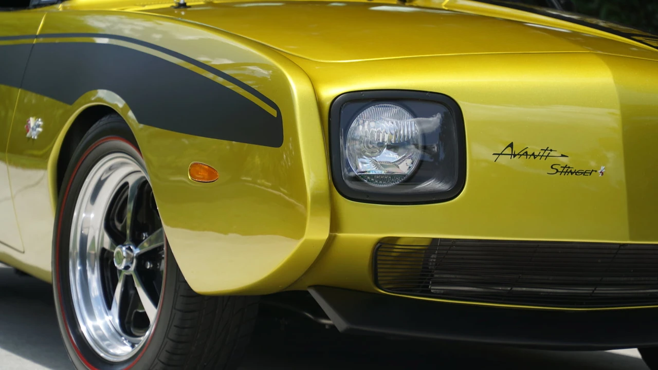 1972 Studebaker Avanti - Image 28 of 31
