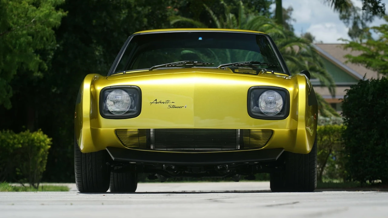 1972 Studebaker Avanti - Image 30 of 31