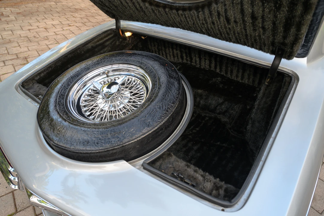 1972 Stutz Blackhawk - Image 7 of 31