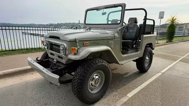 1972 Toyota FJ-40 Land Cruiser