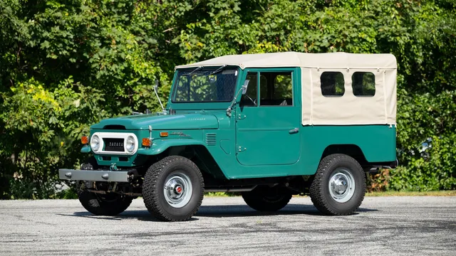 1972 Toyota Land Cruiser FJ43 Soft-Top