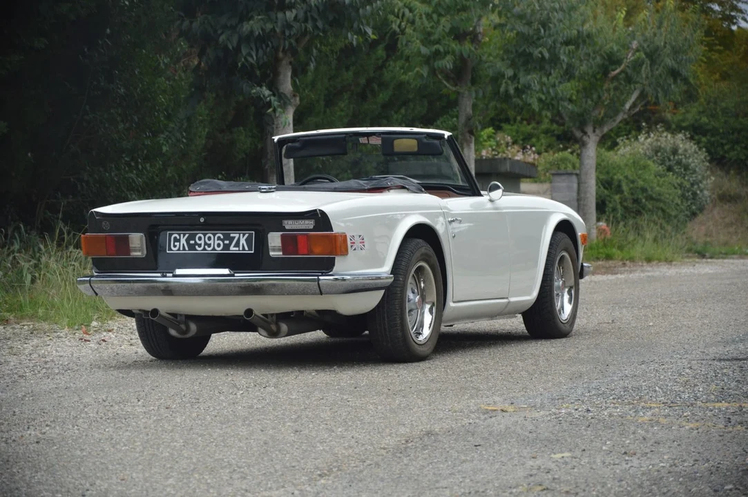 1972 Triumph TR6 CF Injected - Image 11 of 30