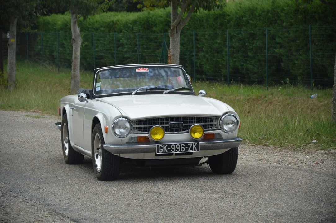 1972 Triumph TR6 CF Injected - Image 15 of 30