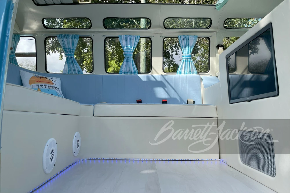 1972 Volkswagen Split-Window Bus - Image 8 of 23