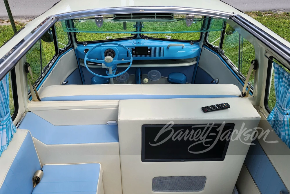 1972 Volkswagen Split-Window Bus - Image 10 of 23