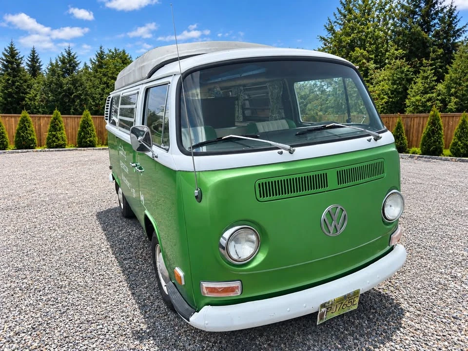 1972 Volkswagen Bay-Window Bus - Image 3 of 9